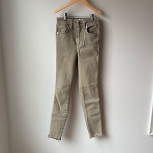 Free People stretchy skinny jeans. Size: 24